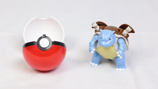 Pokémon Articulado - Blastoise na Pokébola (na Caixa)