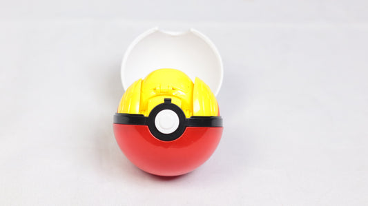 Pokémon Articulado - Pikachu na Pokébola (na Caixa)